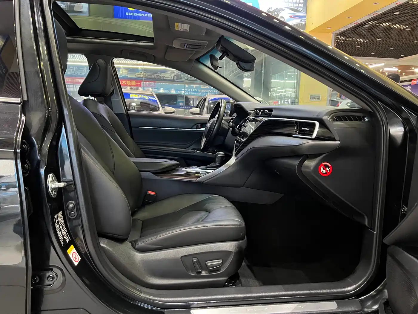 Toyota Camry 2018 2.5G Luxury Edition фото 9