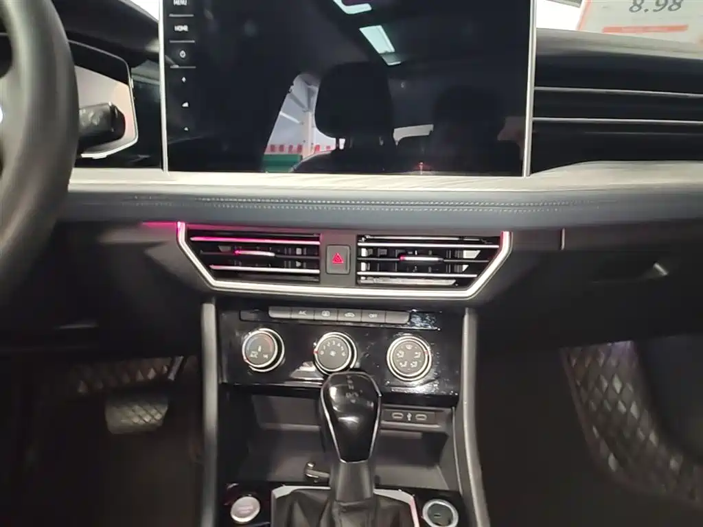 Volkswagen Sagitar 2023 300TSI DSG Surpassing Edition фото 13