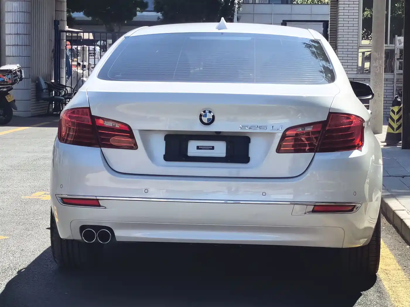 BMW 5 Series 2017 525Li Luxury Design Package фото 17