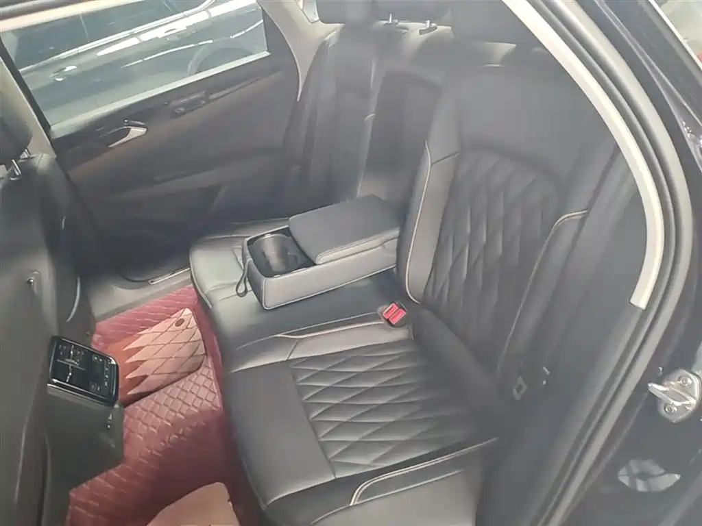 Volkswagen Passat 2020 Facelift 330TSI Luxury China VI фото 17