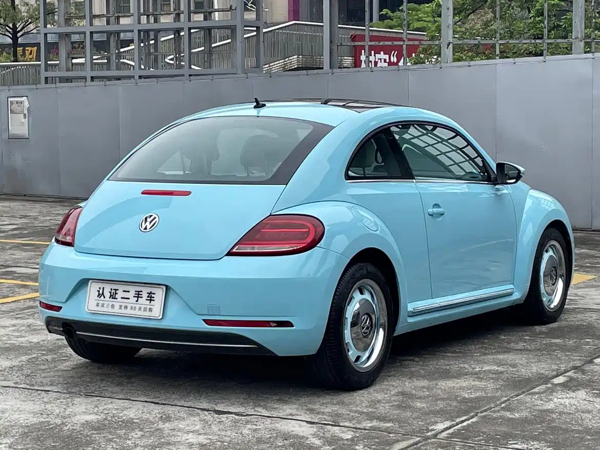 Volkswagen Beetle 2018 180TSI Trend Joy Edition фото 10
