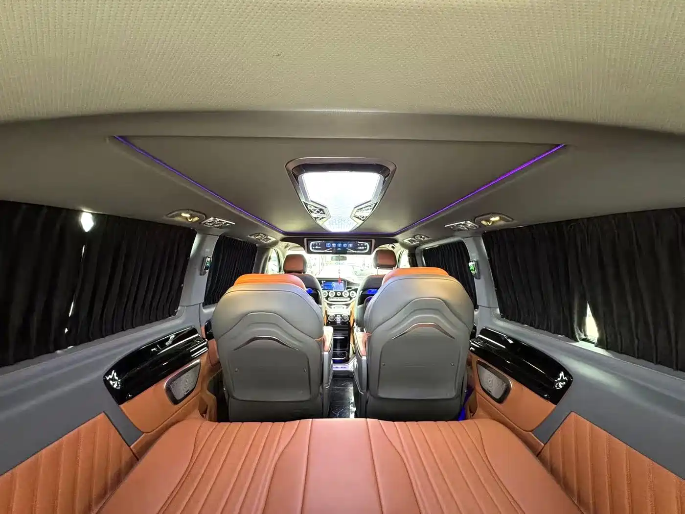 Mercedes-Benz Vito 2023 2.0T Elite 7-Seater фото 6
