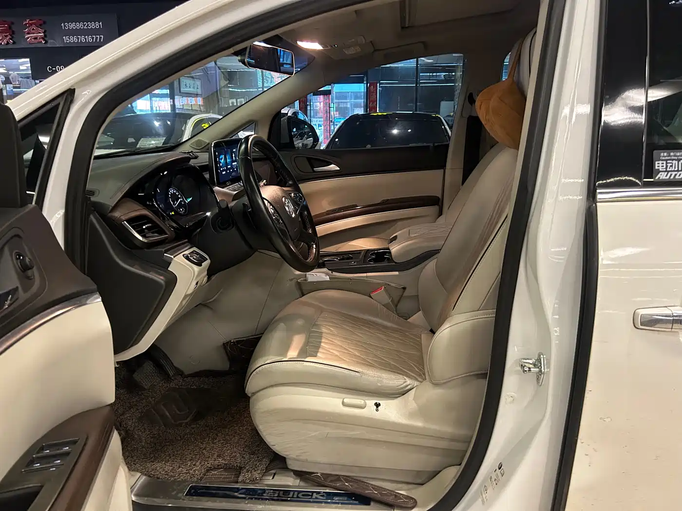 Buick GL8 2021 Land Business Class 652T Luxury фото 4