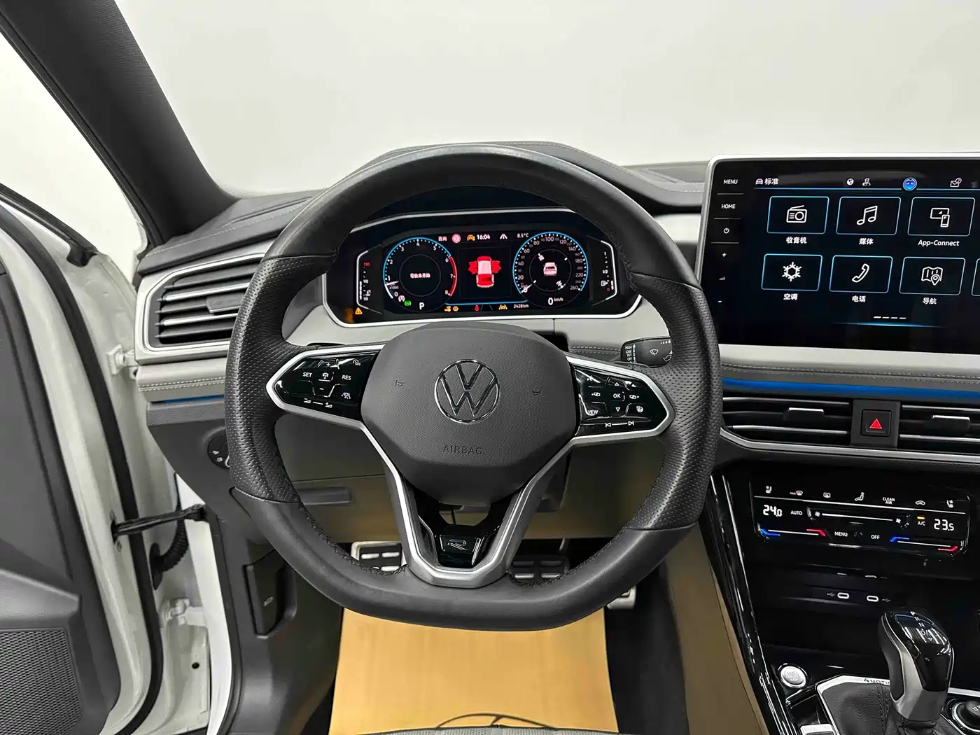 Volkswagen Tayron 2023 Facelift 380TSI 4WD R-Line Pro Smart Edition фото 17