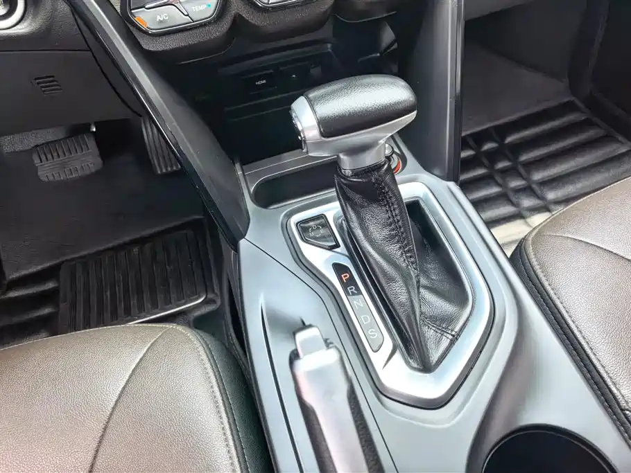 GAC Trumpchi Trumpchi GS4 2015 200T G-DCT Luxury Edition фото 16