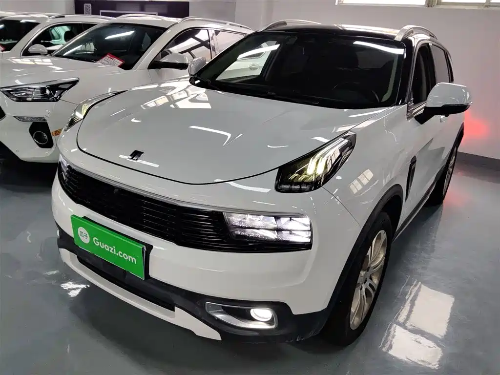 Lynk & Co 01 2017 2.0T 2WD Pro Version фото 2