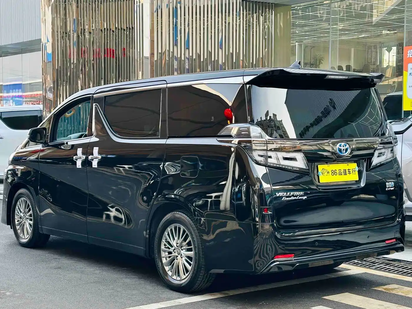 Toyota Vellfire 2020 Hybrid 2.5L Black Gold Limited Edition фото 4