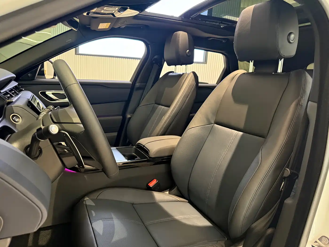 Land Rover Range Rover Velar 2024 Dynamic SE фото 8