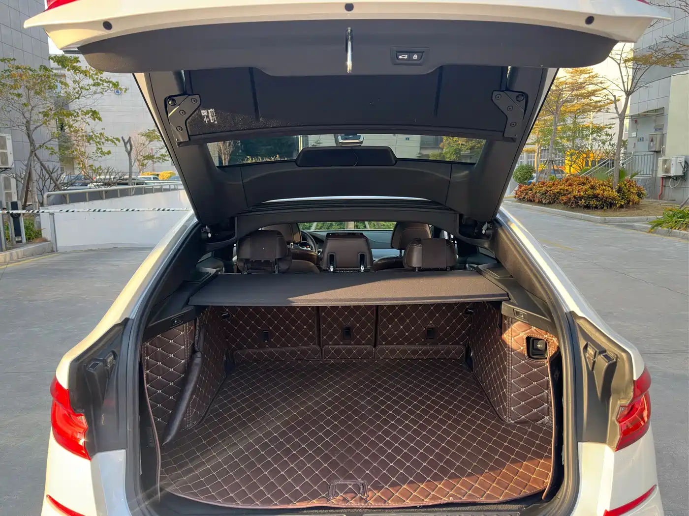 BMW 6 Series GT 2019 630i M Sport Grand Tourer Edition фото 15