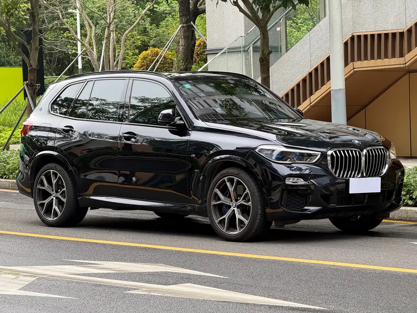 BMW X5 (Import) 2019 xDrive40i Exclusive M Sport Package фото 3