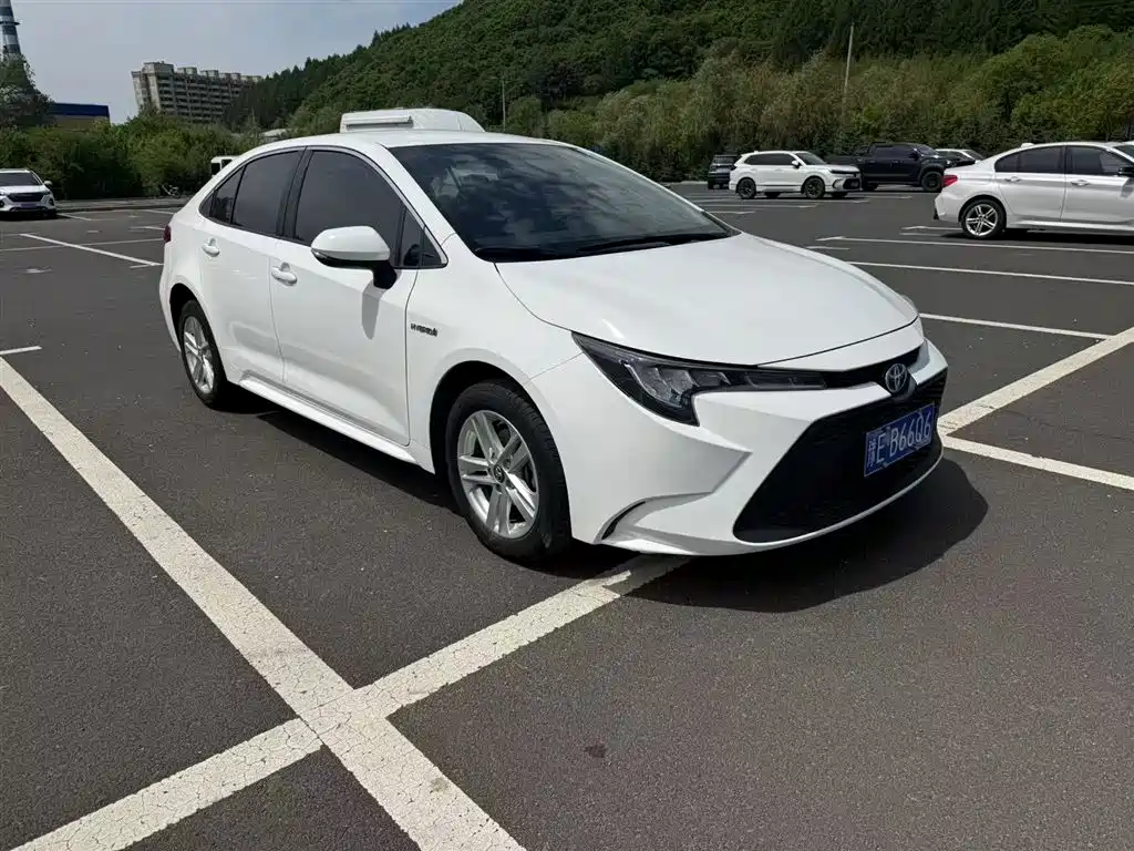 Toyota Levin 2021 Dual Hybrid 1.8H E-CVT Leading Edition фото 3