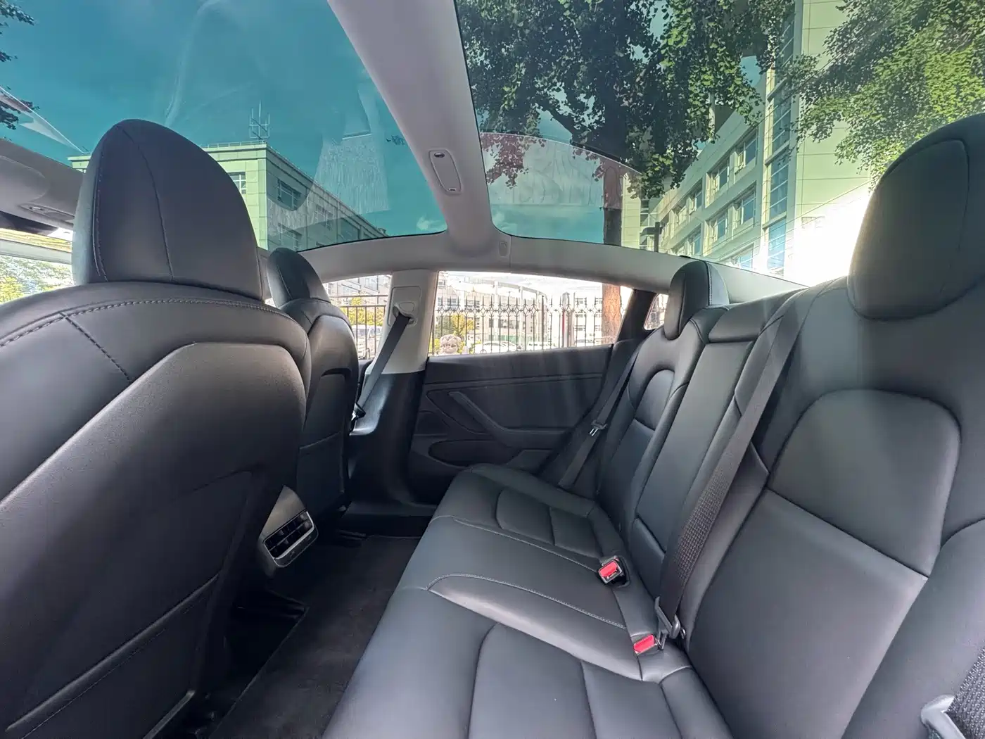 Tesla Model 3 (Import) 2019 2019 Long Range RWD Version