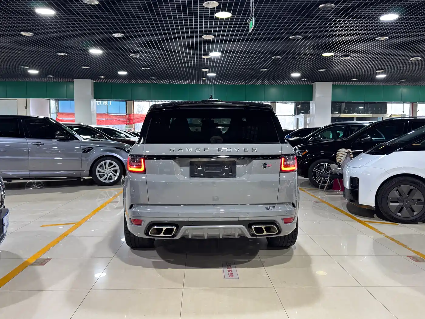 Land Rover Range Rover Sport 2022 Model 5.0 SC V8 SVR Peak Collector's Edition фото 17