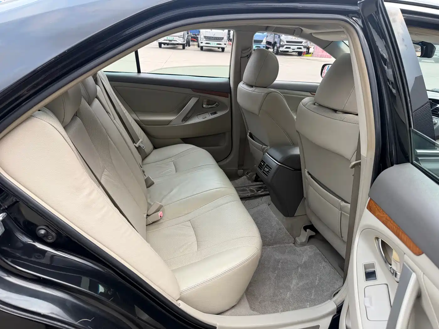 Toyota Camry 2013 200G Classic Luxury Edition фото 14
