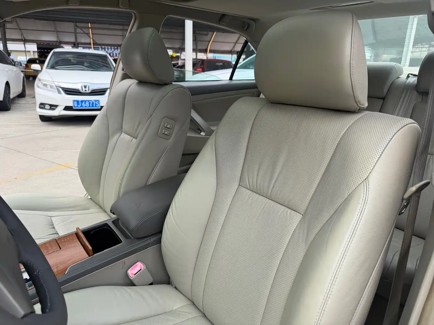 Toyota Camry 2013 200G Classic Luxury Edition фото 29