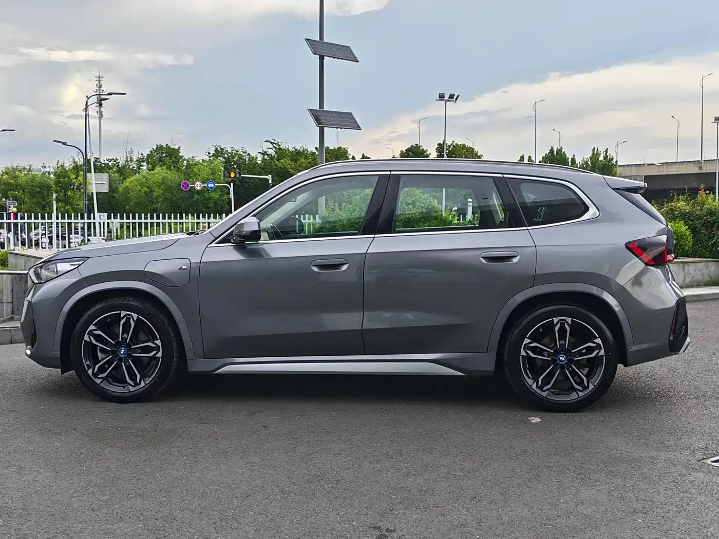 BMW iX1 2023 2023 xDrive30L M Sport Package