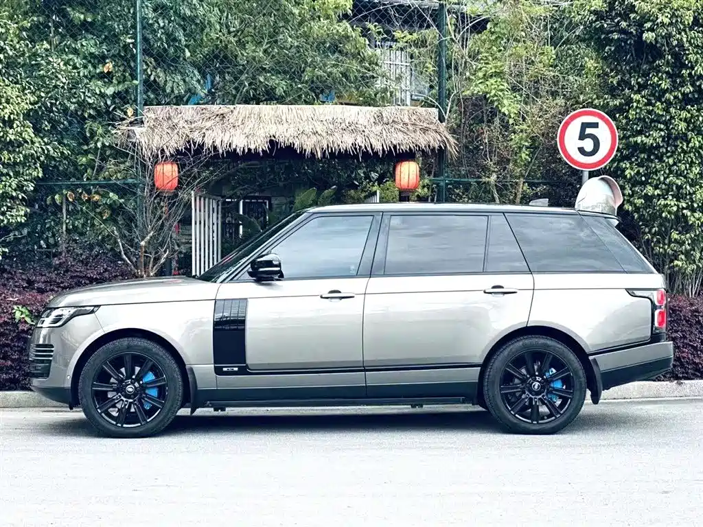 Land Rover Range Rover 2018 3.0 SC V6 Vogue SE Genesis Extended Edition фото 7