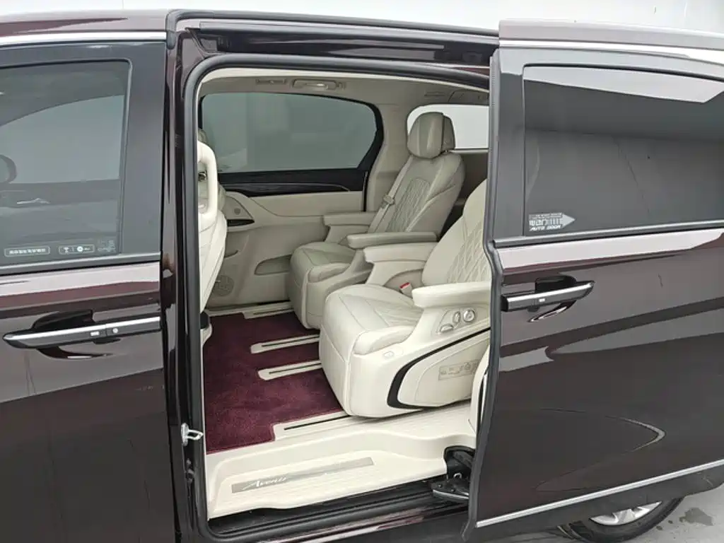 Фото 9 - Buick GL8