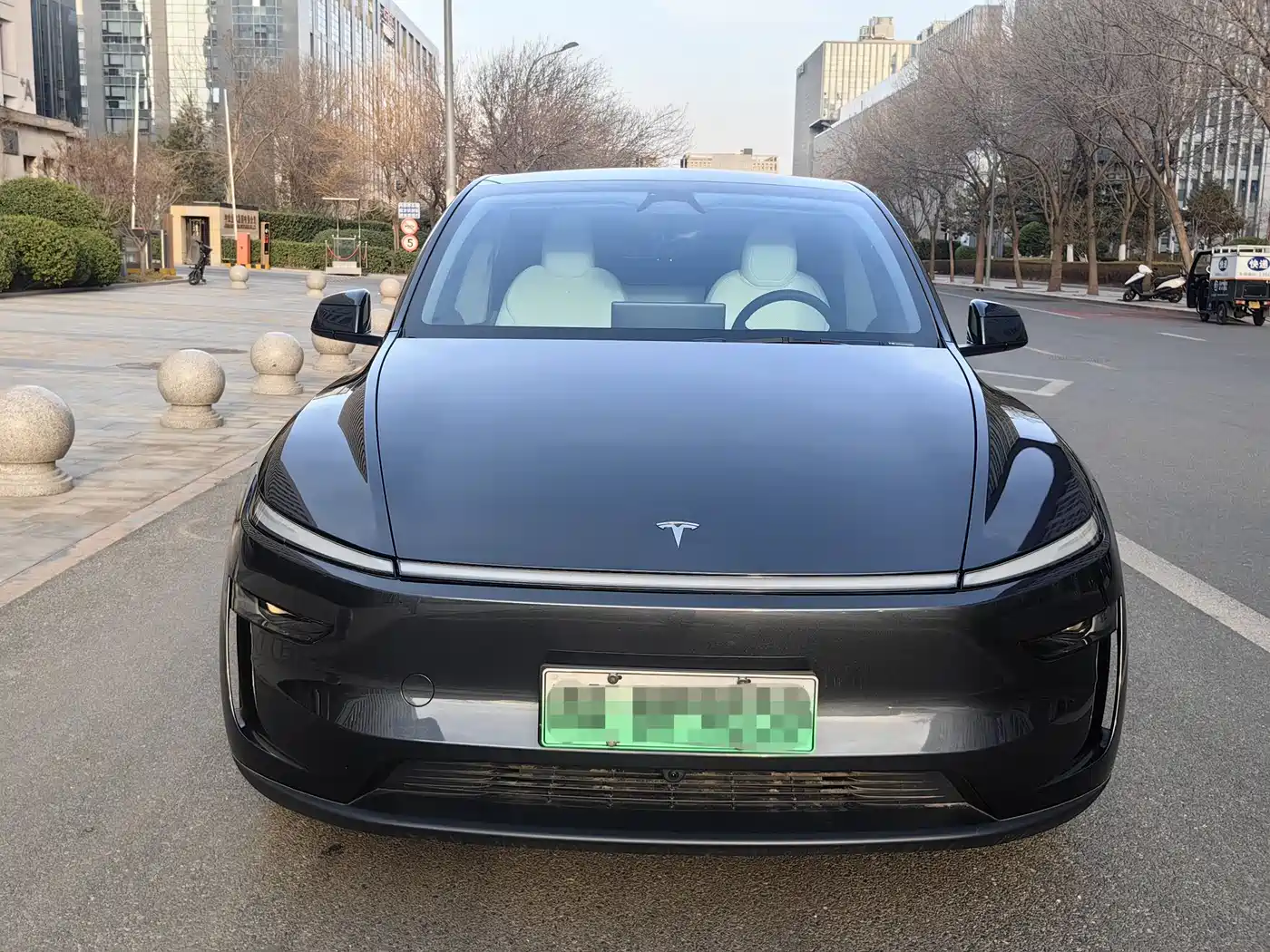 TESLA MODEL Y