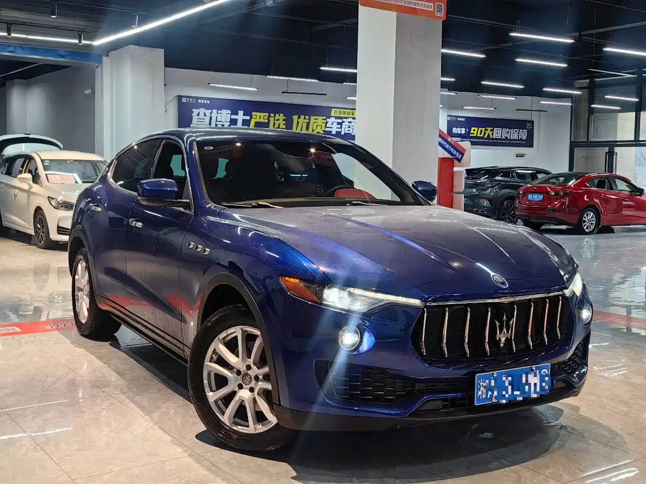 Photo 3 - Maserati Levante