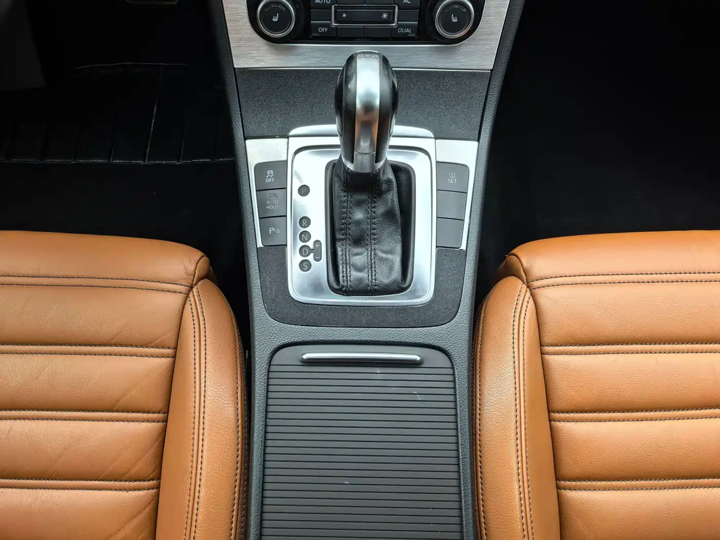 Volkswagen FAW-Volkswagen CC 2011 1.8TSI Premium фото 16
