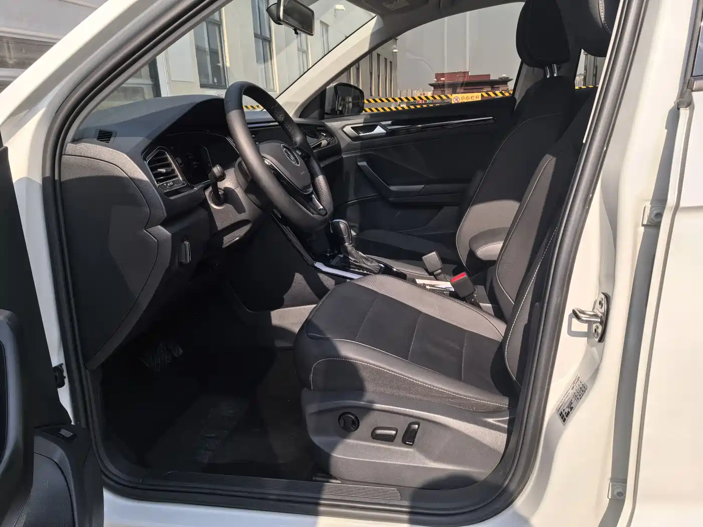 Volkswagen T-ROC 2022 280TSI DSG 2WD Comfort PLUS фото 4