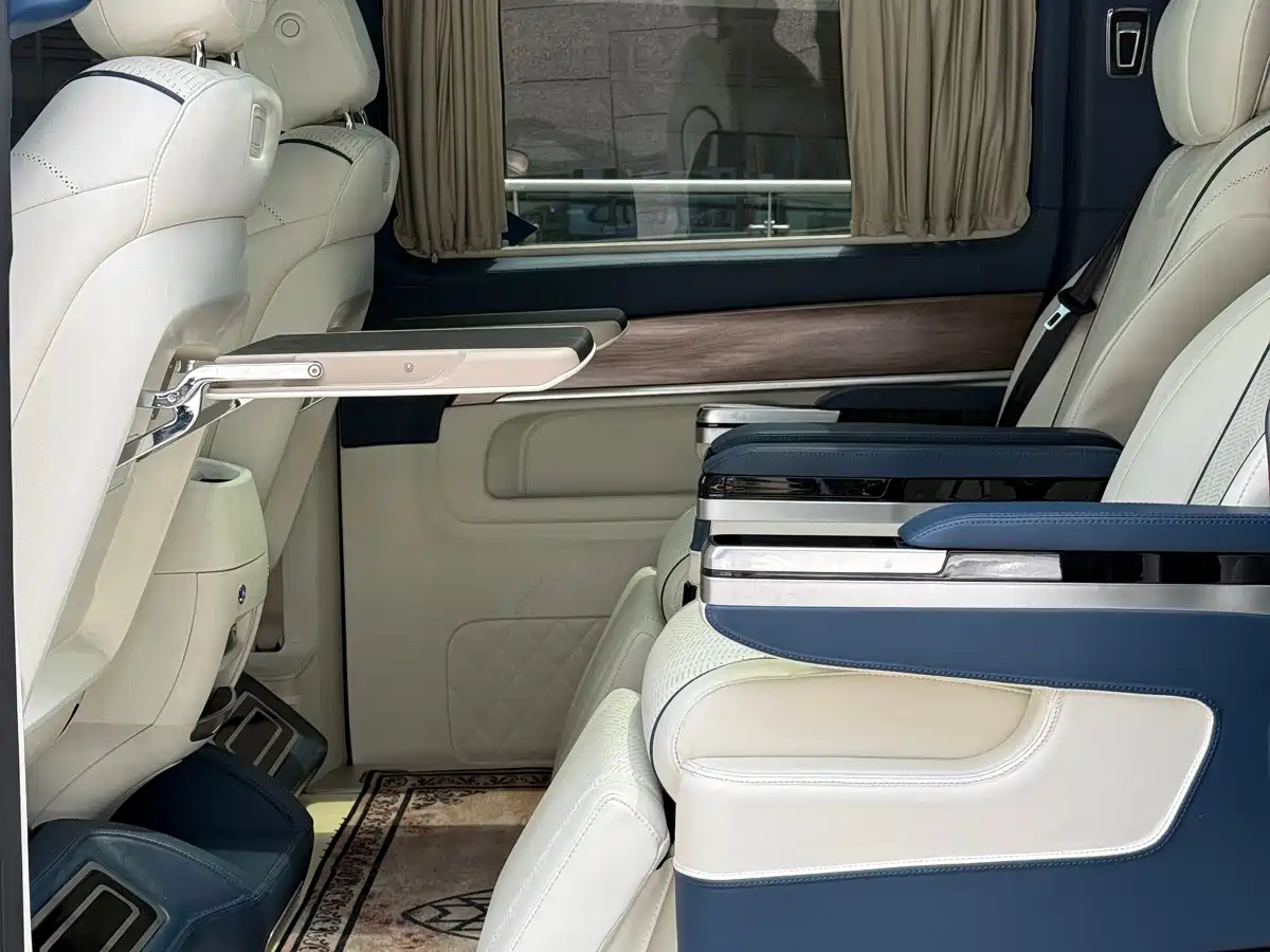 Mercedes-Benz V-Class 2021 V 260 L Long Wheelbase Luxury Edition фото 13