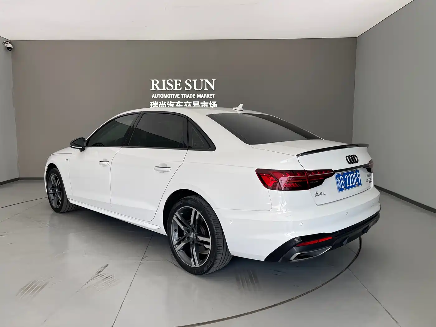 Audi A4L 2022 40 TFSI Luxury Dynamic фото 8