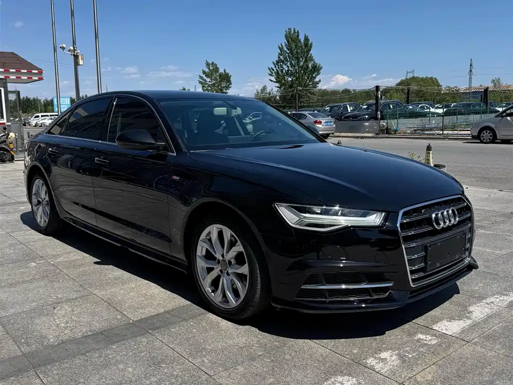 Audi A6L 2018 30th Anniversary 35 TFSI Fashion фото 3