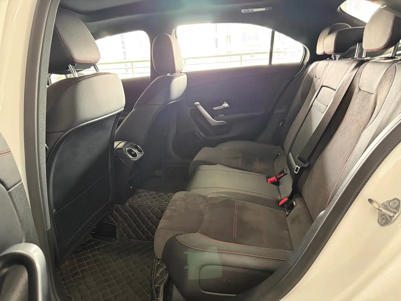 Mercedes-Benz A-Class 2024 A 200 L Fashion Edition фото 8