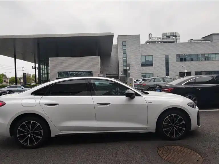 Audi A5L 2025 2.0T Sport Edition Plus фото 3