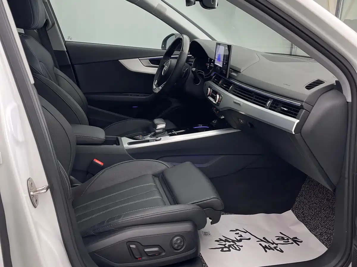 Audi A4L 2022 40 TFSI Luxury Dynamic фото 28