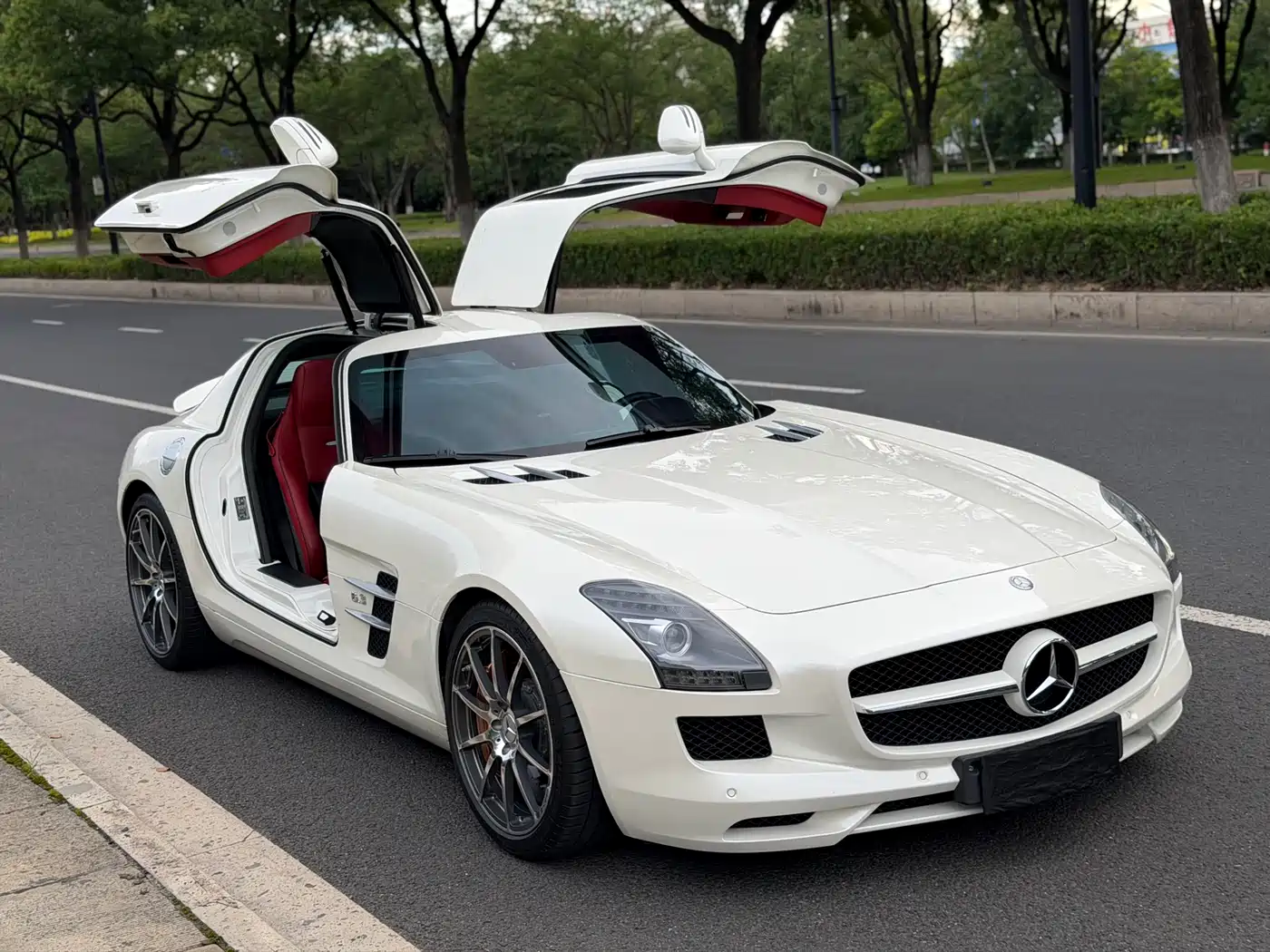 Mercedes-Benz SLS AMG 2012 2011 SLS AMG