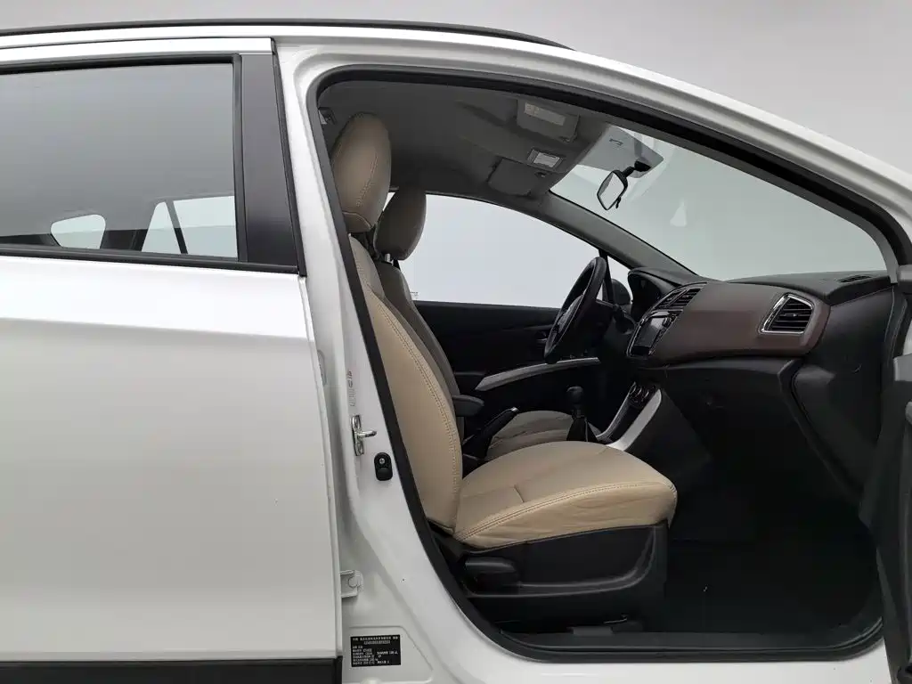 Suzuki Xiaotu 2019 2017 1.6L Manual 2WD Urban Fashion
