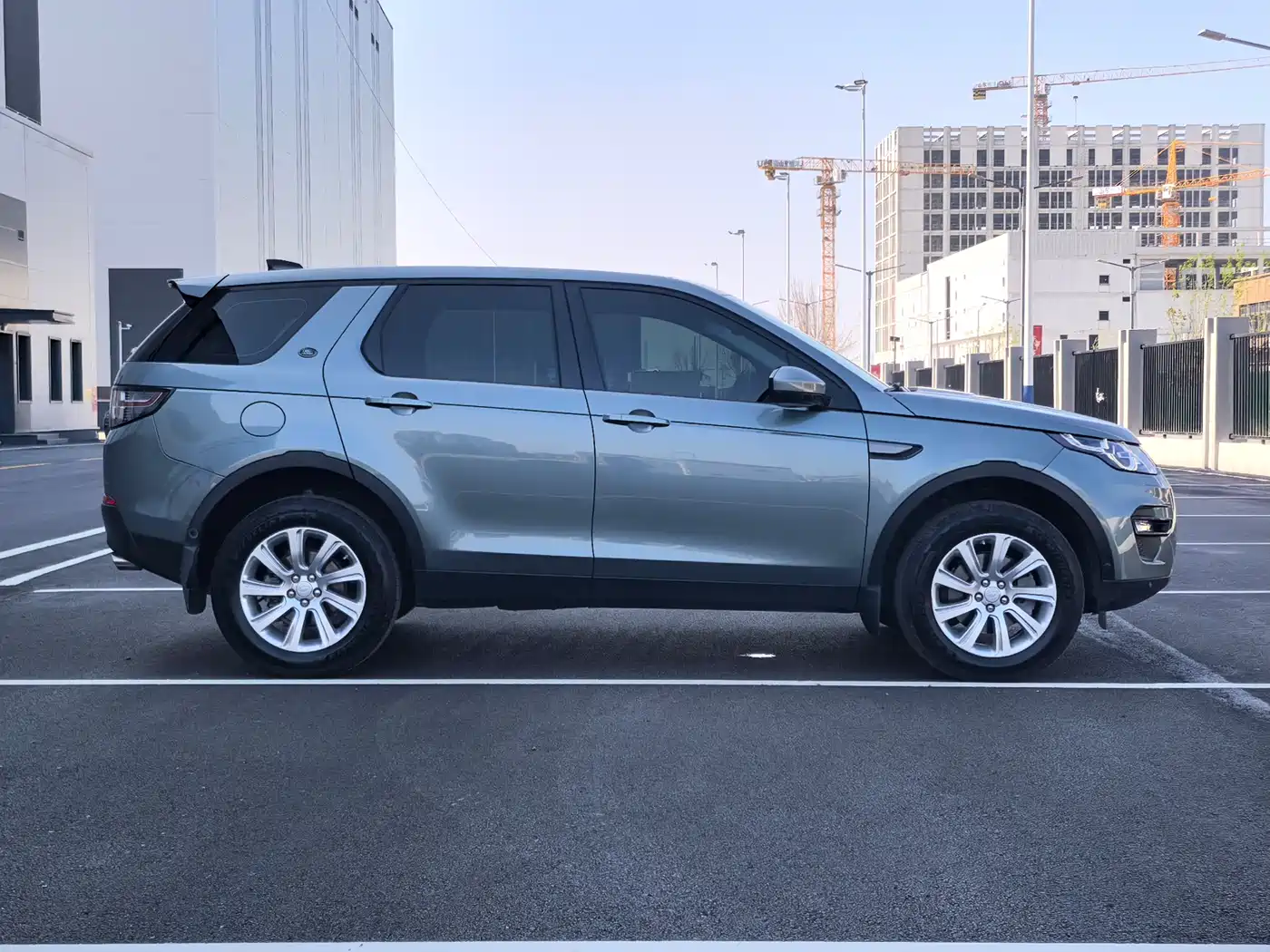 Land Rover Discovery Sport 2019 240PS SE Edition China VI фото 4