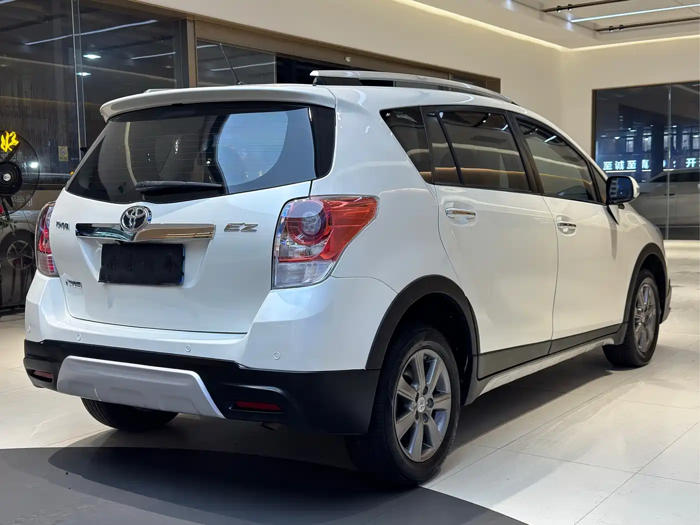 Toyota E'Z 2015 180E CVT Crossover Edition фото 23