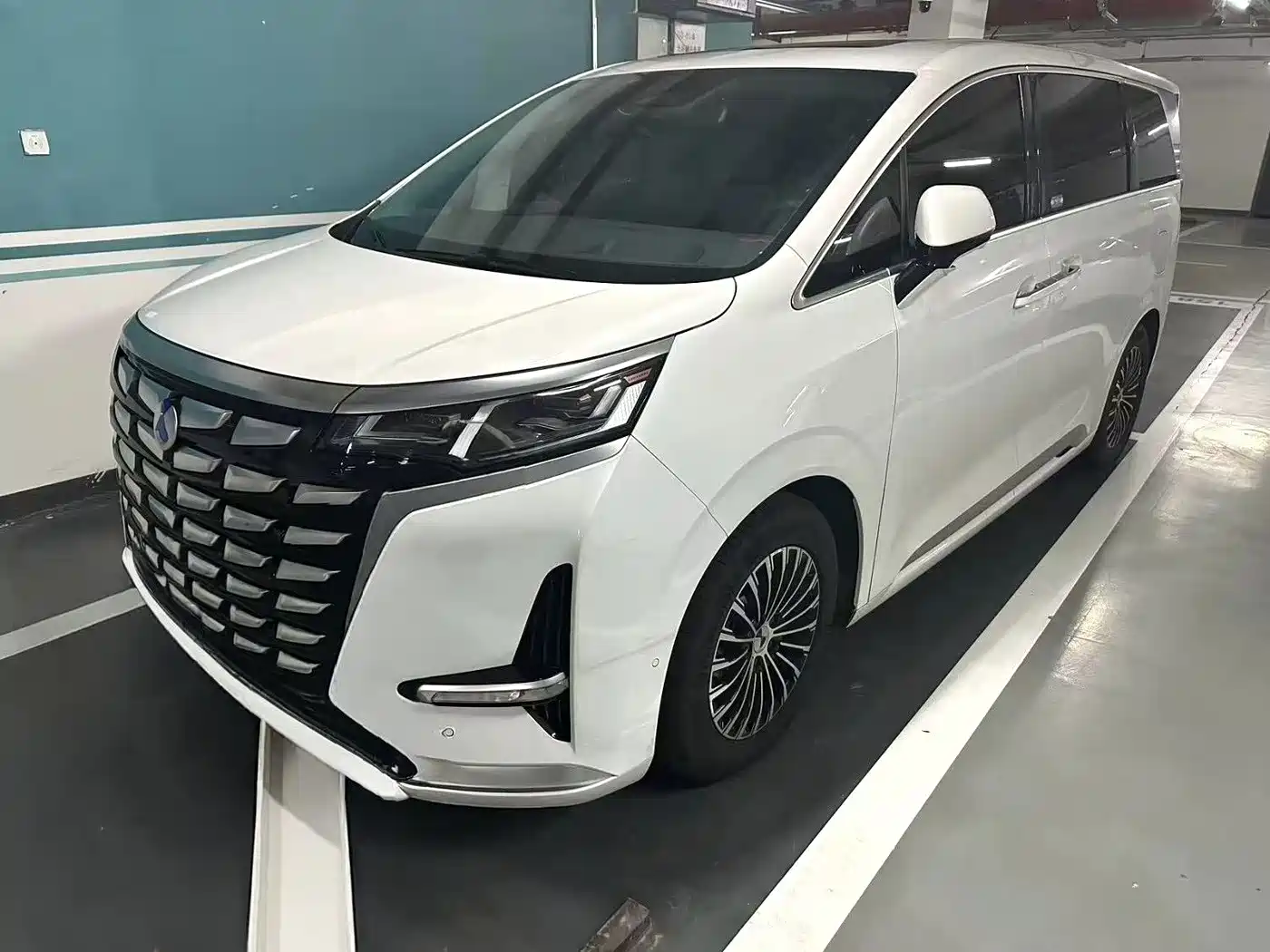 Denza D9 2022 DM-i 970 AWD Flagship