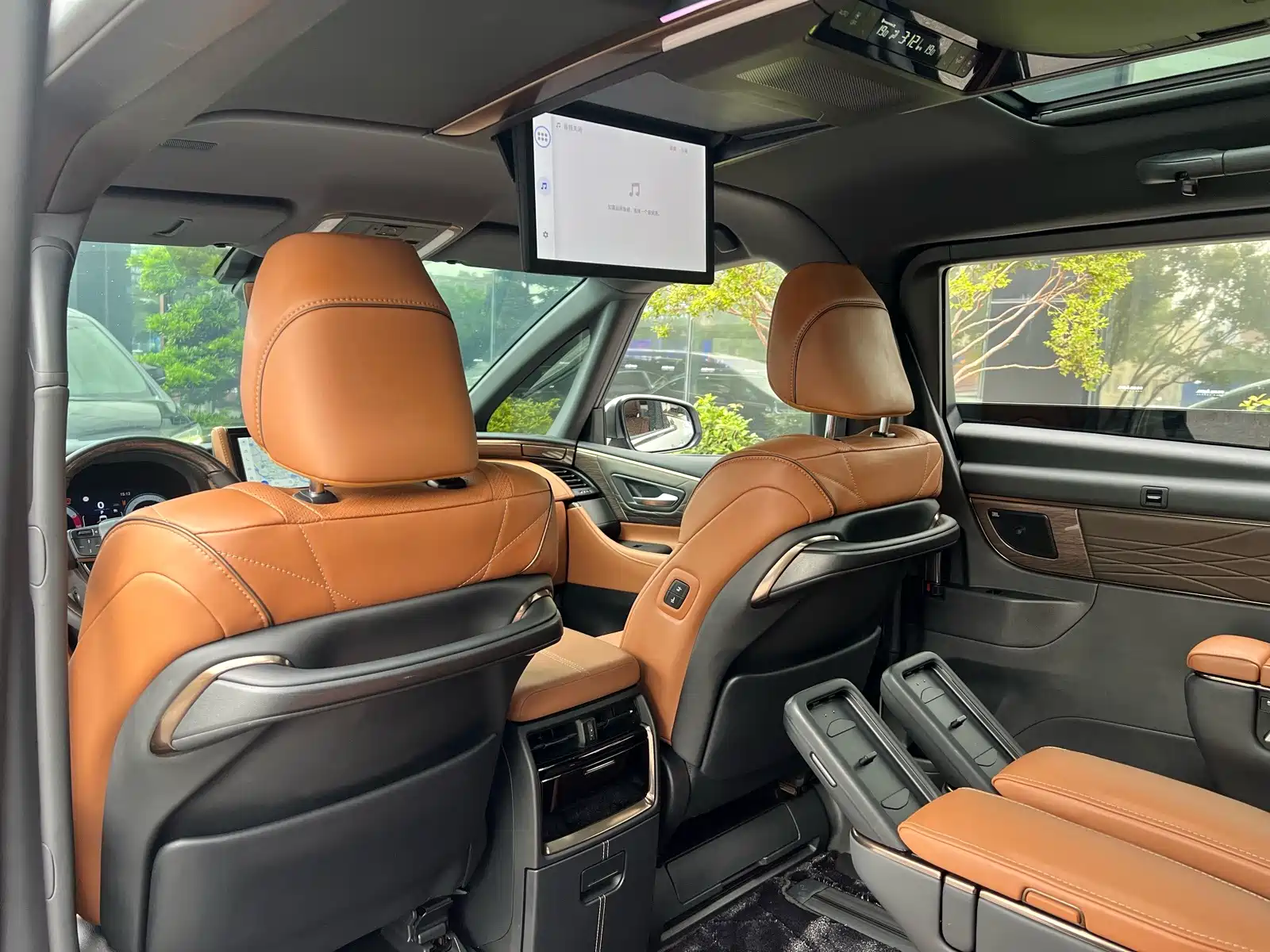 Фото 6 - Toyota Vellfire