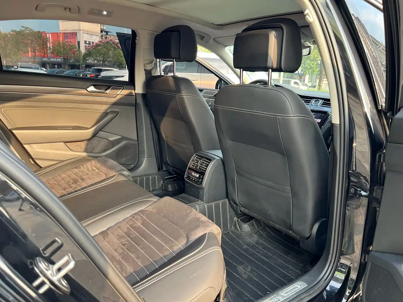 Volkswagen Magotan 2021 330TSI DSG 30th Anniversary Edition фото 6