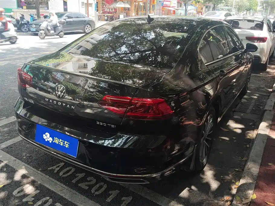 Volkswagen Magotan 2020 330TSI DSG Luxury фото 3
