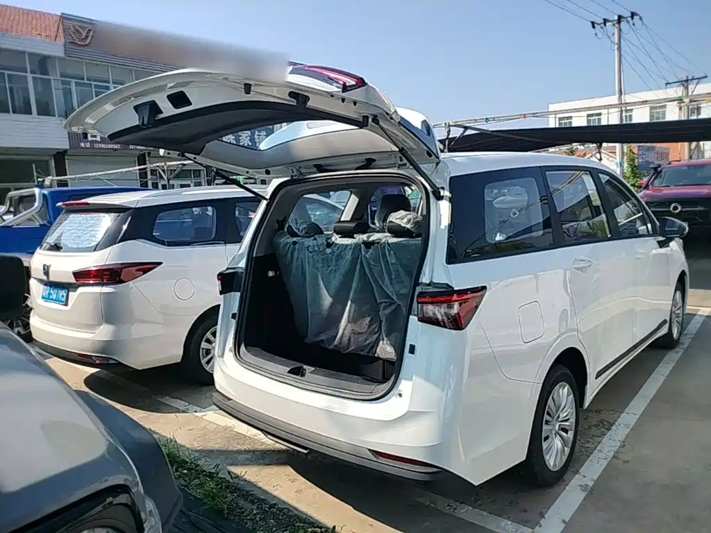 Wuling Motors Wuling Jiachen 2026 2022 1.5L Manual Joy Elite