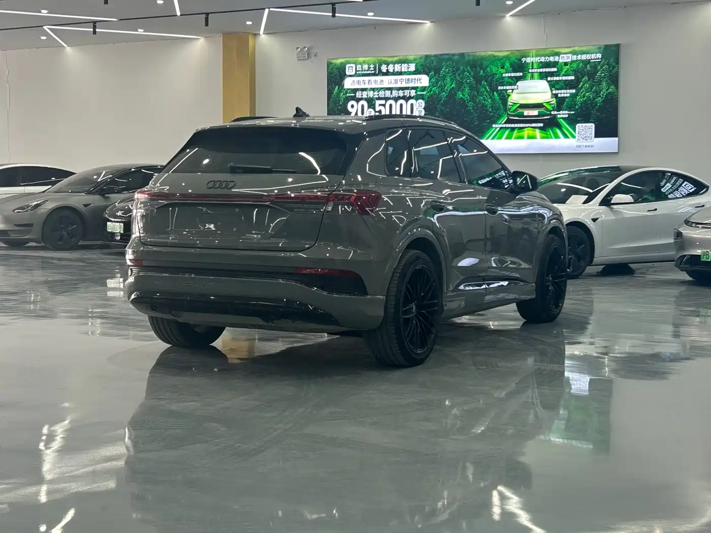 Audi Q4 e-tron 2024 40 e-tron Creation Edition фото 7