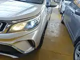 Фото 24 - Geely Vision X3