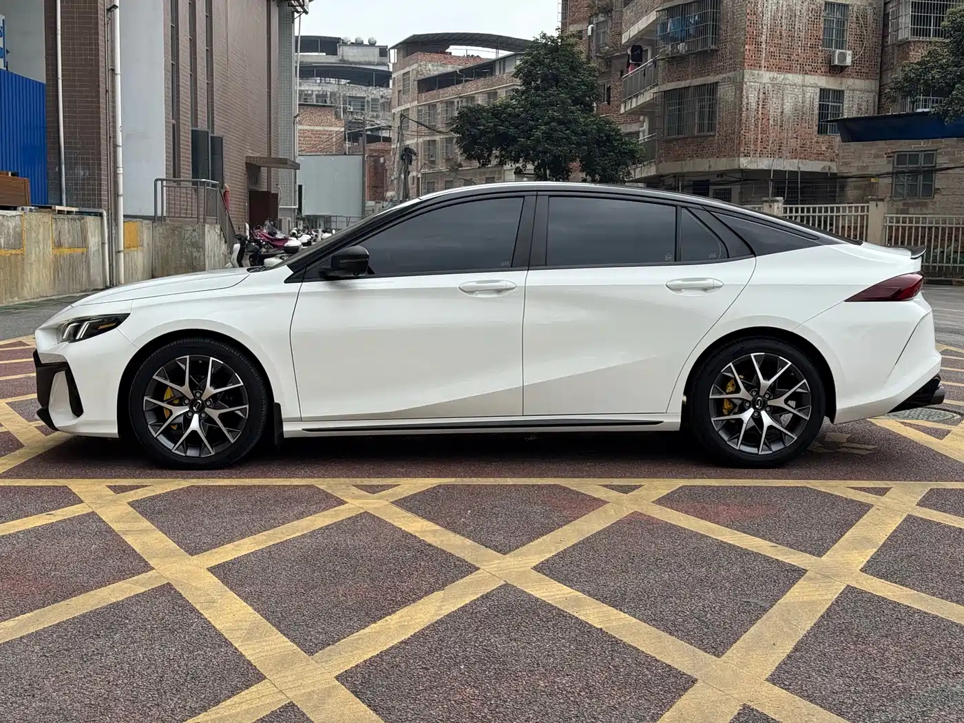 GAC Trumpchi Trumpchi Emkoo 2021 270T DCT J16 Edition фото 9