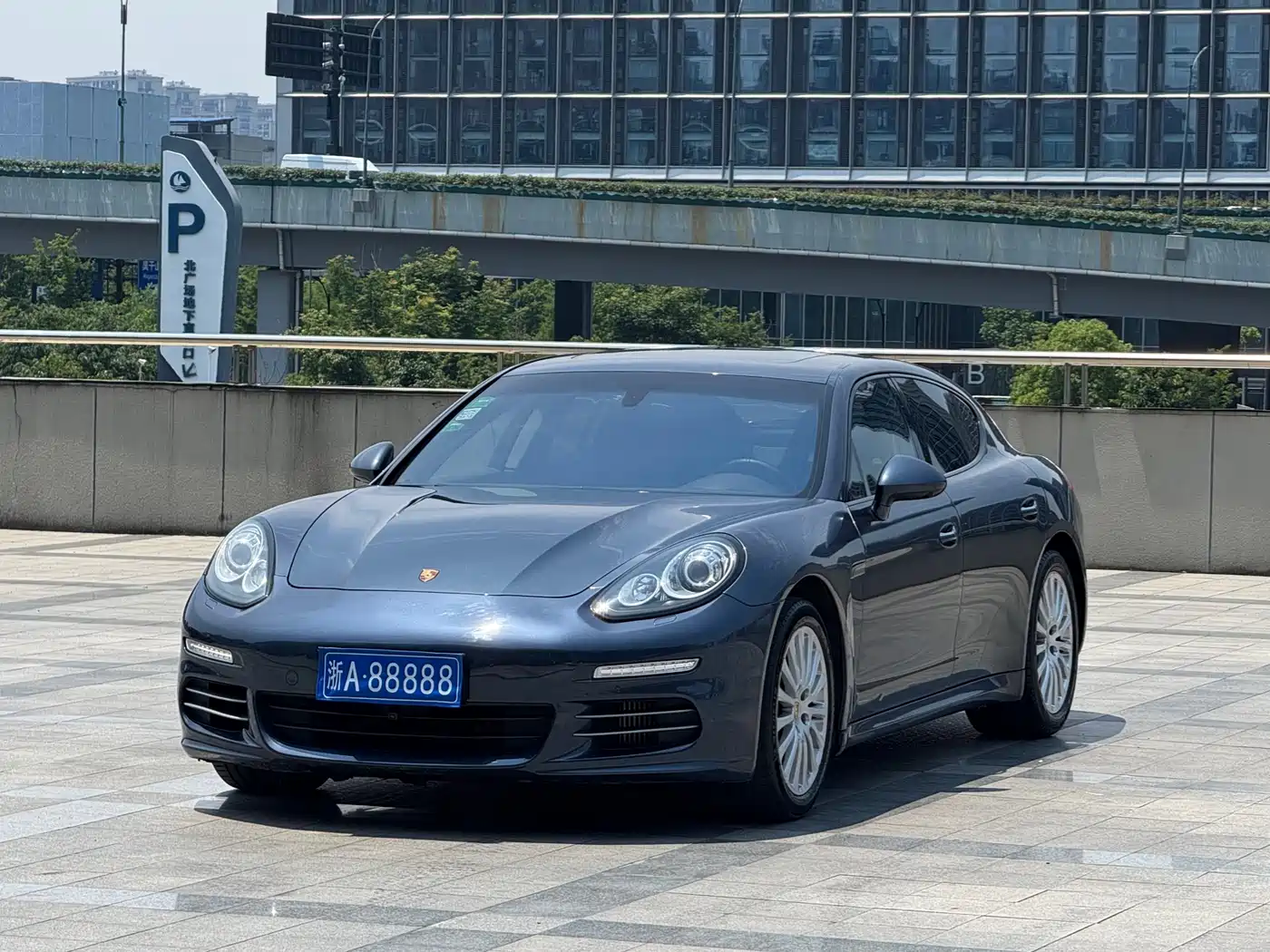 Porsche Panamera 2014 Panamera 4 3.0T