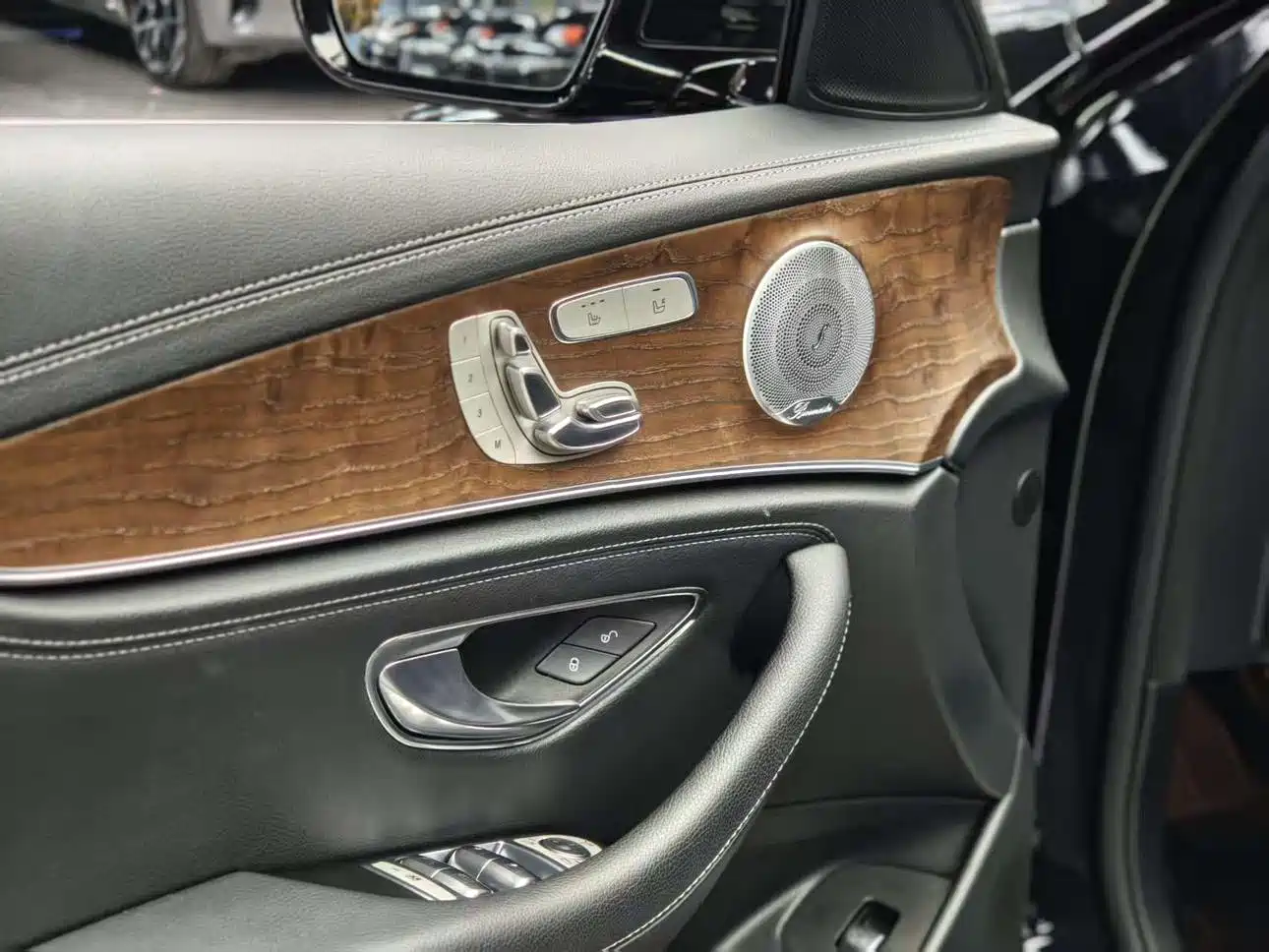 Mercedes-Benz E-Class 2020 E 300 L Luxury Model фото 8