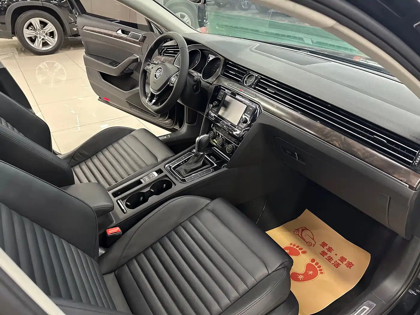 Volkswagen Magotan 2018 Facelift 330TSI DSG Luxury фото 8