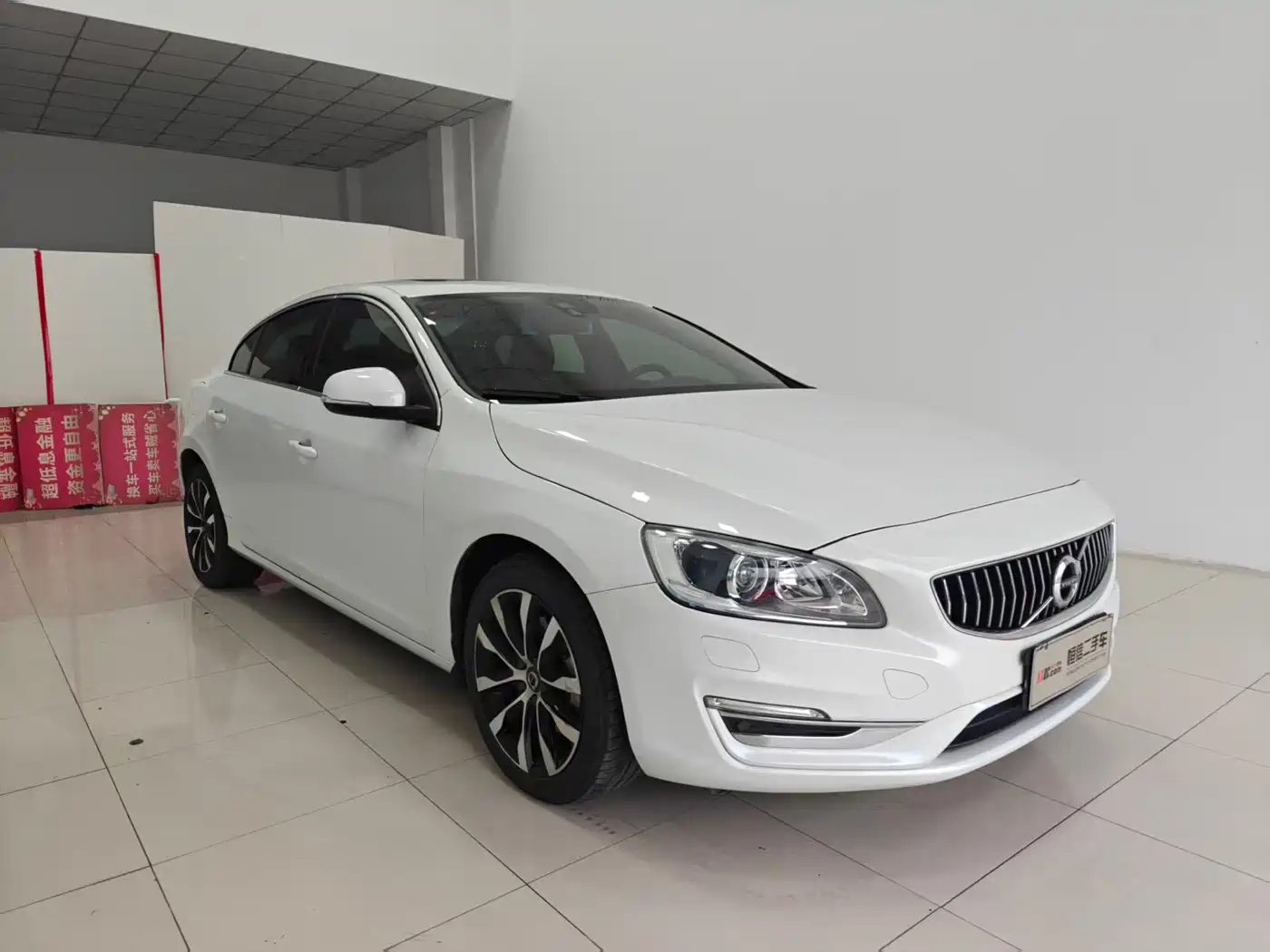 Фото 3 - Volvo S60