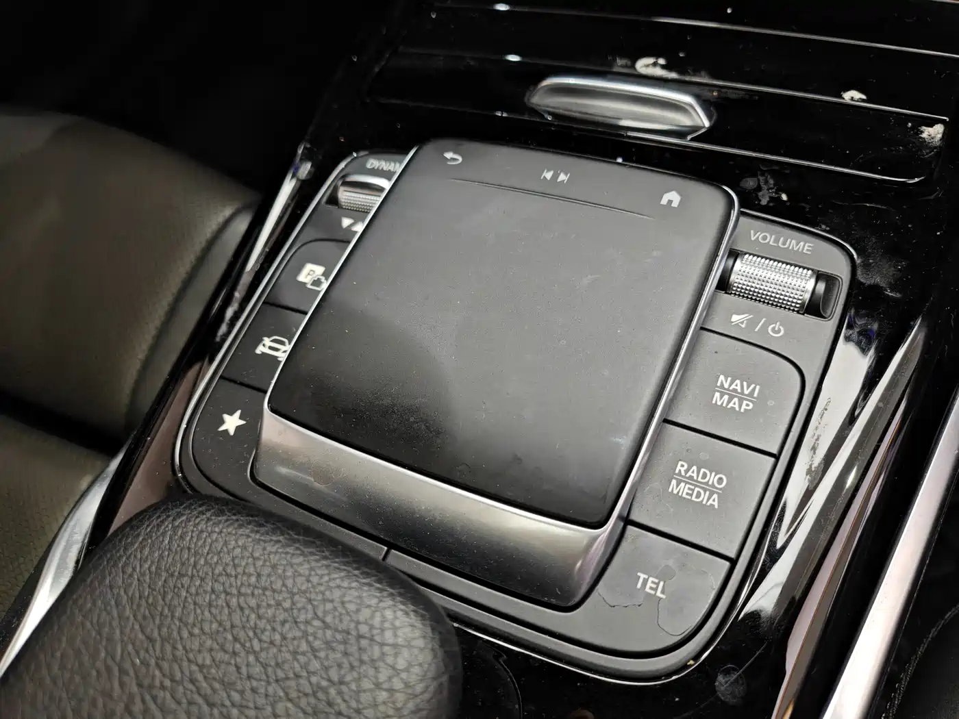 Mercedes-Benz A-Class AMG (Import) 2023 AMG A 35 4MATIC Sun Edition фото 16