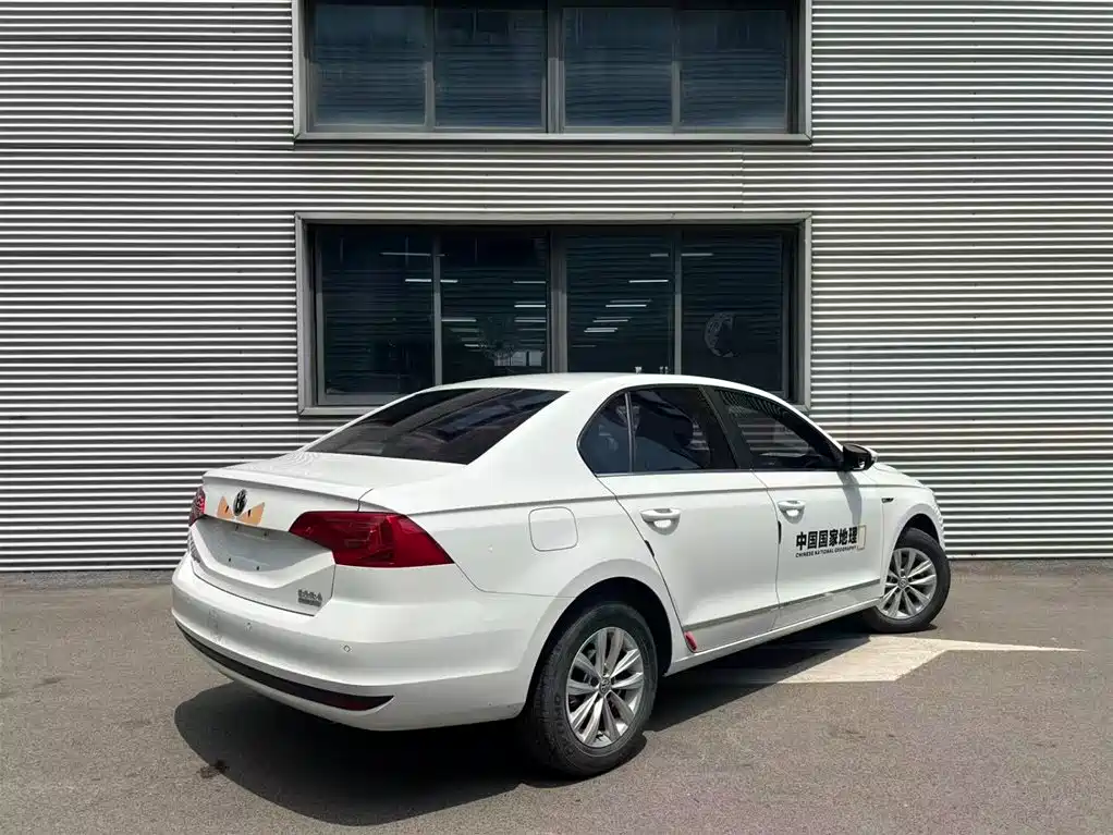 Volkswagen Bora 2018 1.5L Manual Fashion фото 2